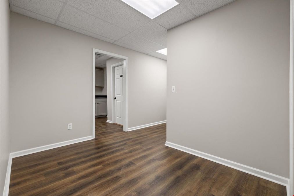 2 Executive Suites 