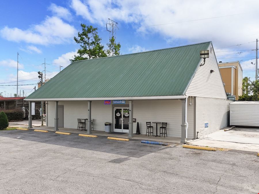 Turnkey Two-Story Bar / Restaurant with FF&E Included