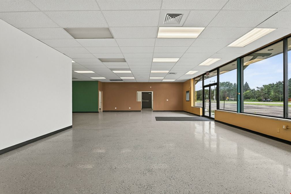 Free Standing Retail Building For Lease