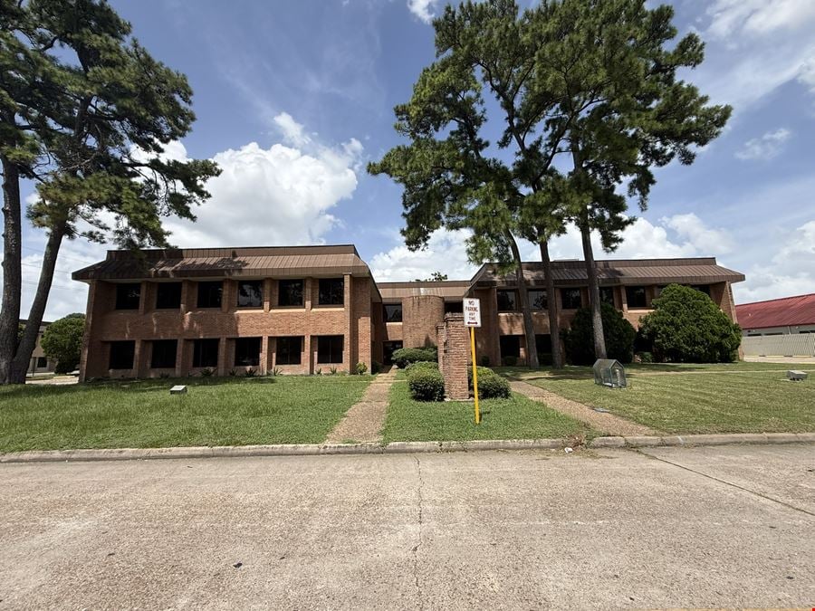 17150 Butte Creek Rd, Houston, TX 77090- 18,847 SF BLDG, 47,916 SF LOT