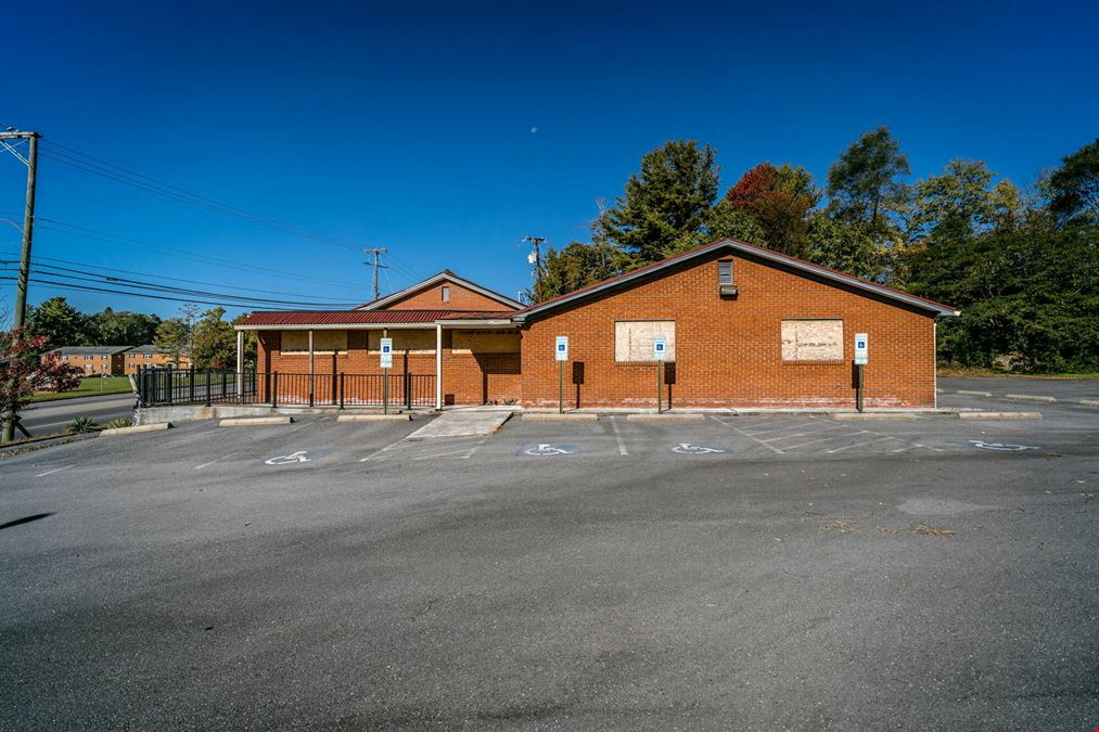 WELL-LOCATED COMMERCIAL PROPERTY IN WAYNESBORO