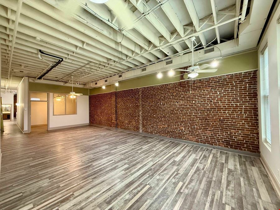 2,000 SF Retail/Executive Office on Park Central West Downtown Springfield