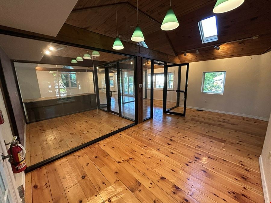 23 Gleasondale Rd