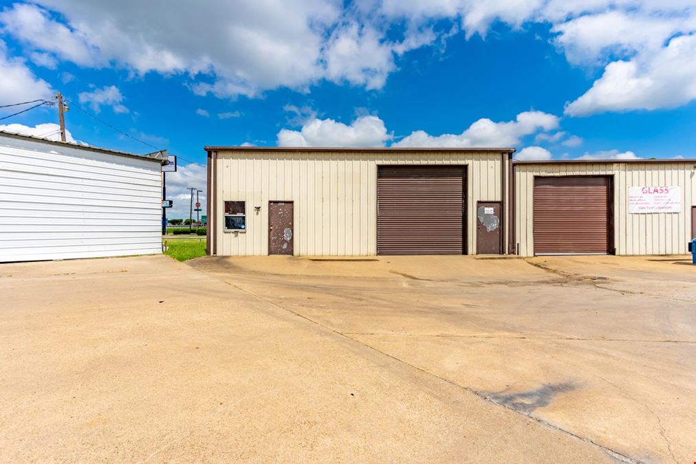 Warehouse for Lease Off US-175