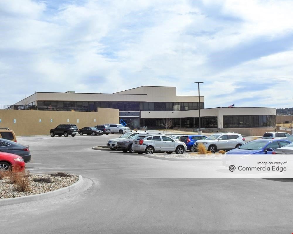 Everty Plaza at Woodmen