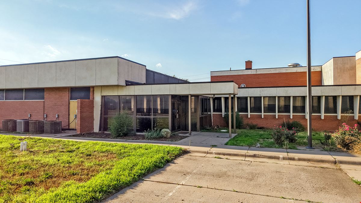 Versatile Flex Space with Office, Warehouse, and Storage