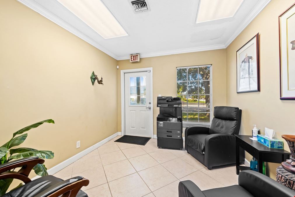 1101 E Sample Rd