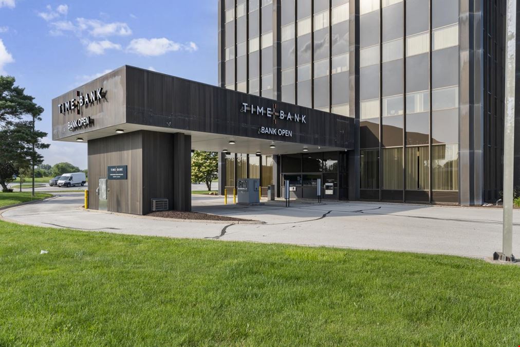 2550 Middle Road, Bettendorf Sale