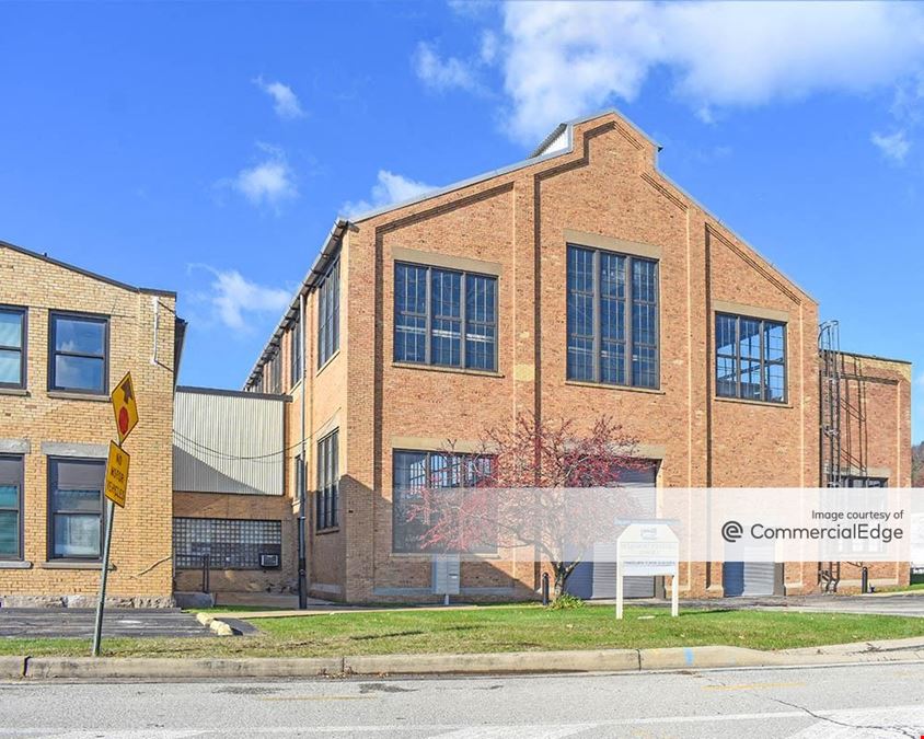 320 Locust Street