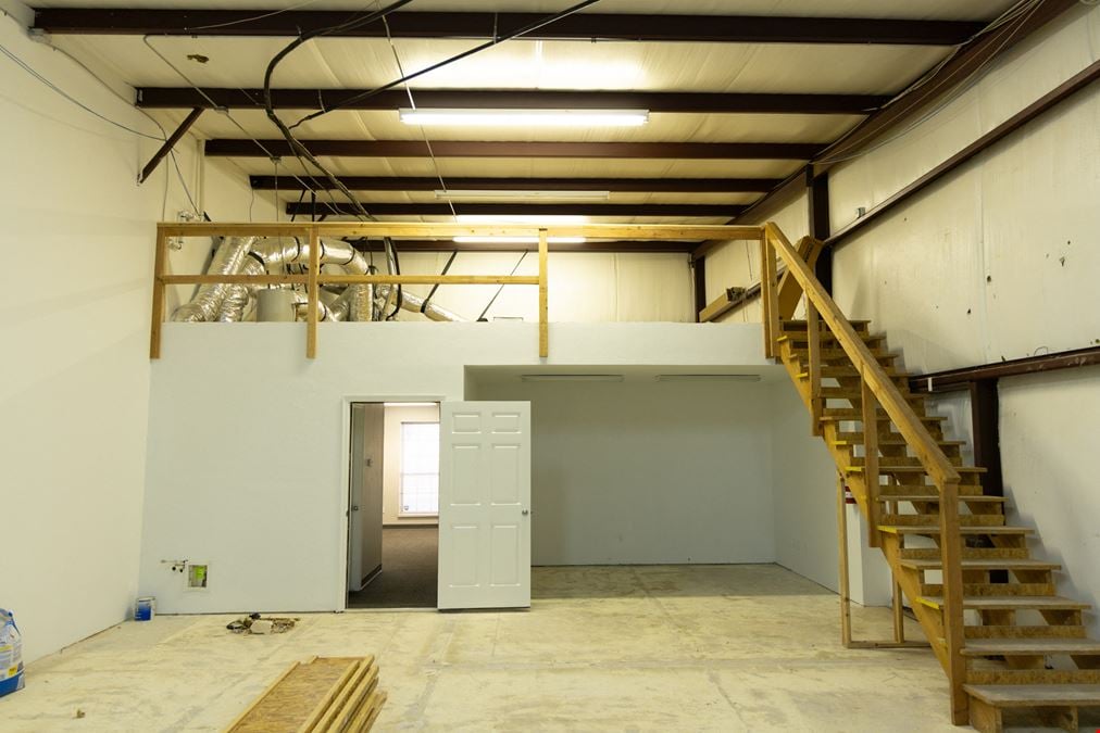 2350 S Midwest Blvd - Flex Space w/ Warehouse Loft