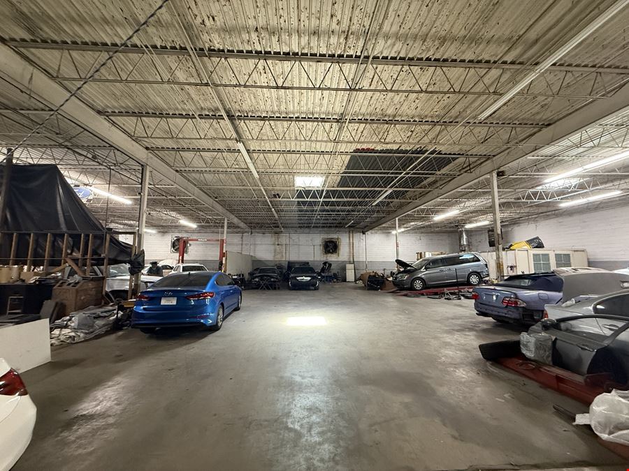 25,951 SF Light Industrial Warehouse | Lithonia, GA