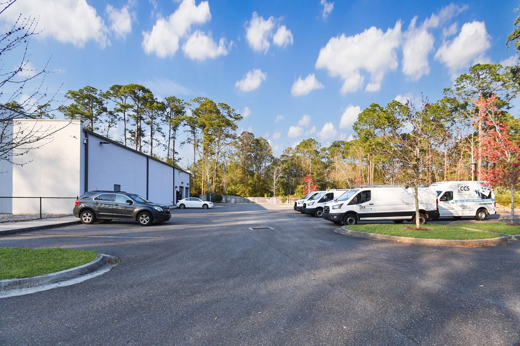 Class A Flex Building in Southside Jacksonville with NATIONAL TENANT