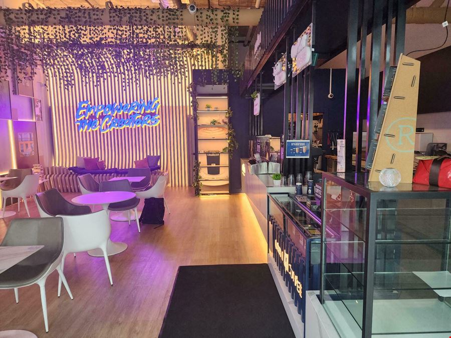 1,257 SF Coffee Shop For Sale