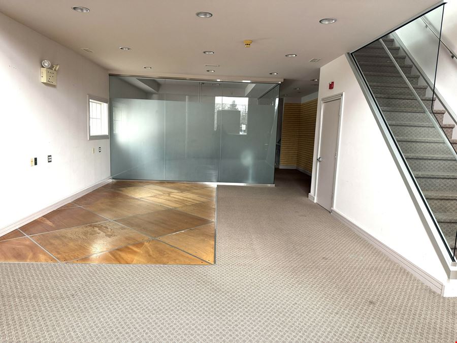 Exceptional Washington Crossing Retail Space