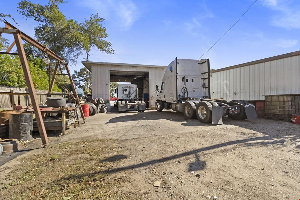 Turnkey Tire & Auto Service Property for Sale | Fully Operational Facility with Prime Hwy 75 Frontage – Willis, TX
