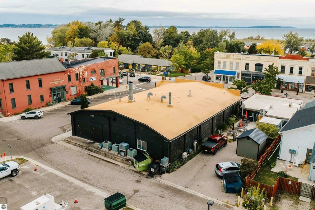 Prime 5,50 SF Single-Tenant Restaurant Building in the Heart of Downtown Elk Rapids