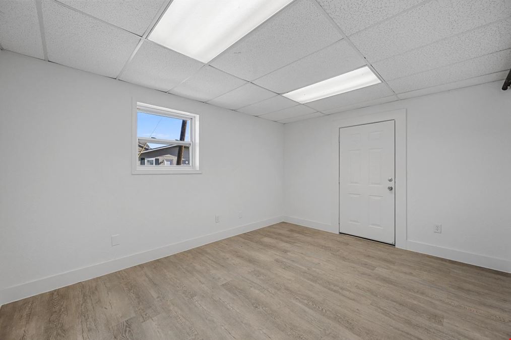 Newly Renovated Office for Lease in Downtown Kaufman