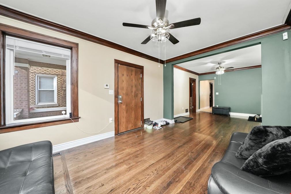 6933 S Washtenaw
