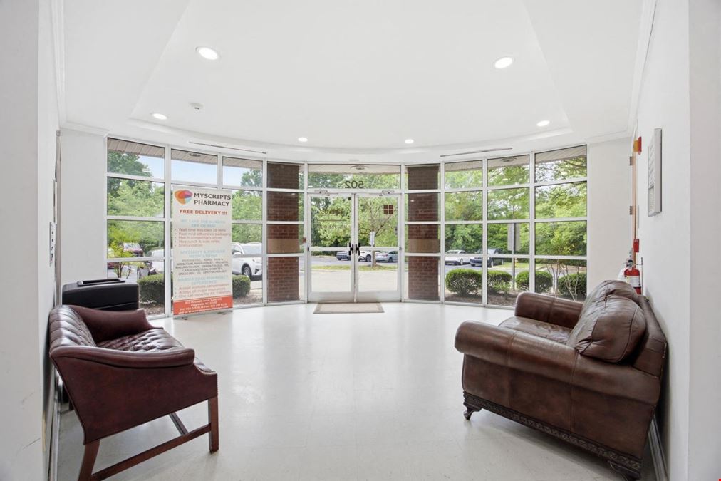 3 Suites at 502 McKnight Drive