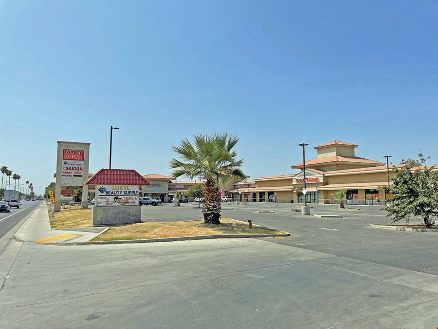 High Exposure Retail Spaces Available in Gateway Plaza