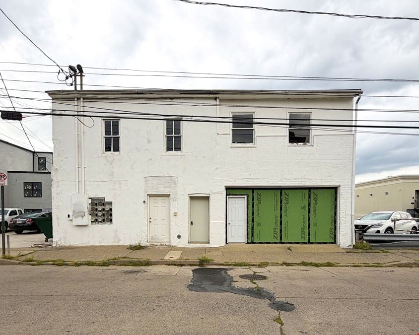 210 E 3rd St