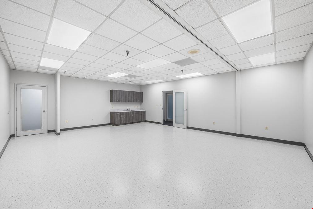 Willow Lake Business Center Building 13