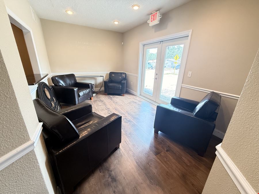  Updated Office Suites + Optional Live/Work Apartment | 4,532 SF | Downtown New Port Richey