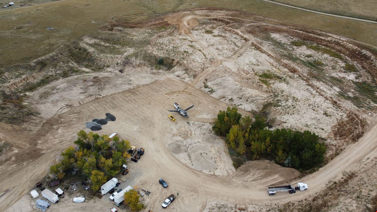 The Deer Trail Pit