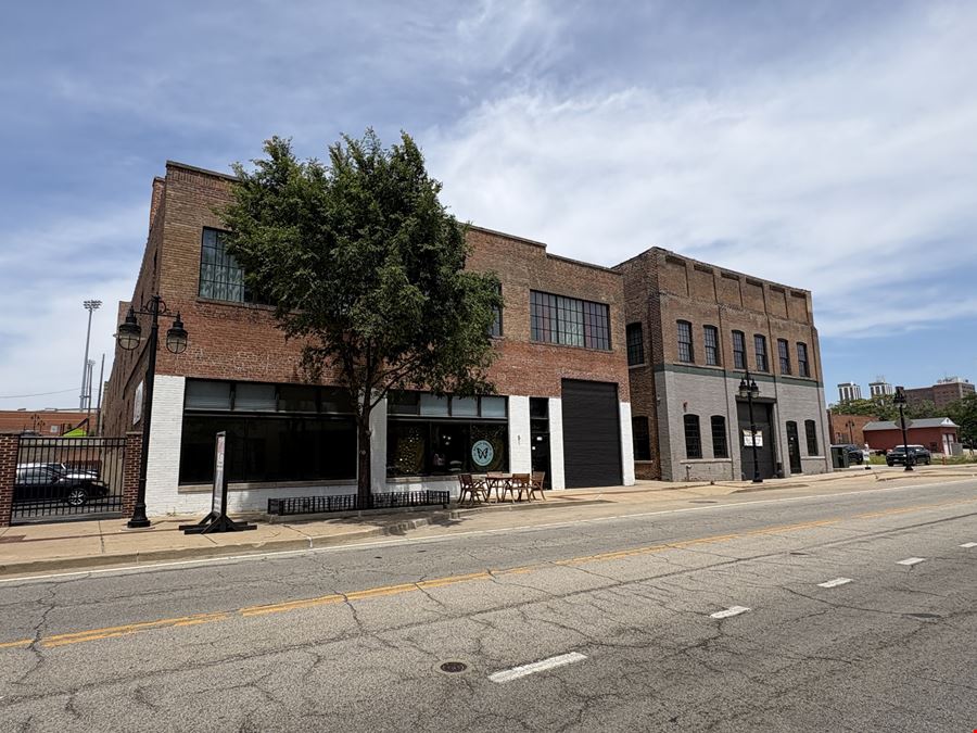 725 Southwest Washington Street