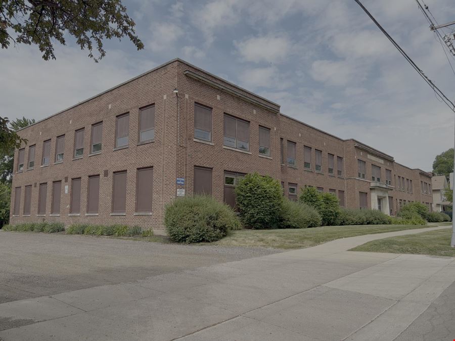 32,932 SF Industrial Building for Sale/Lease