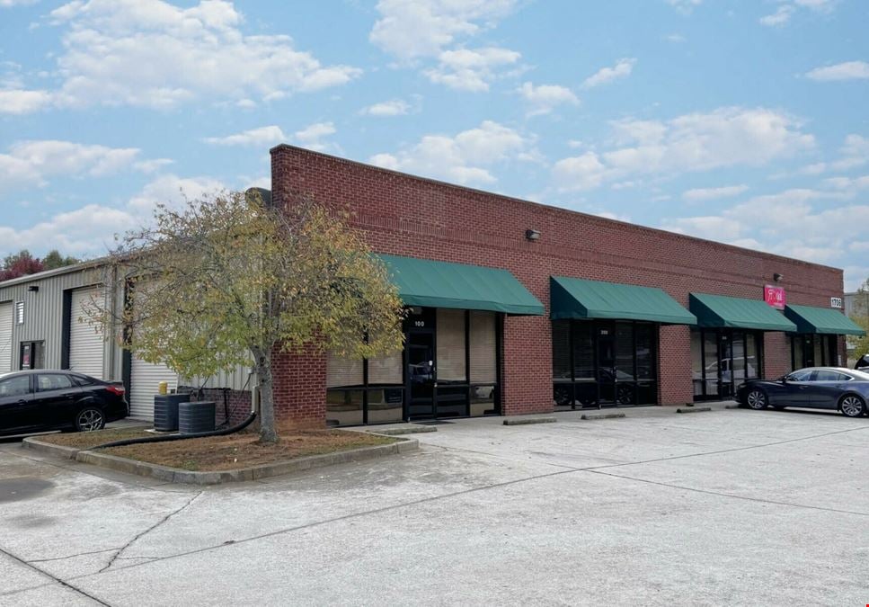 RETAIL-WAREHOUSE FOR LEASE