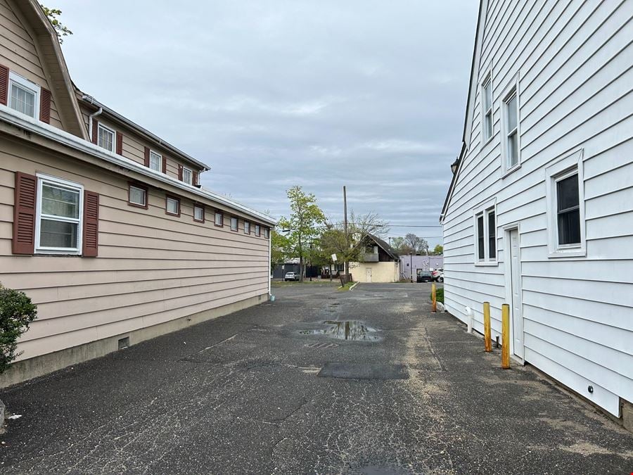 8 Manor Rd