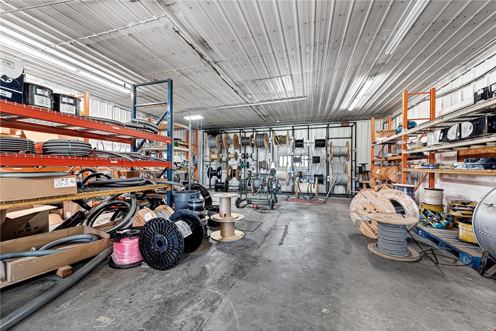 1520 E Main St