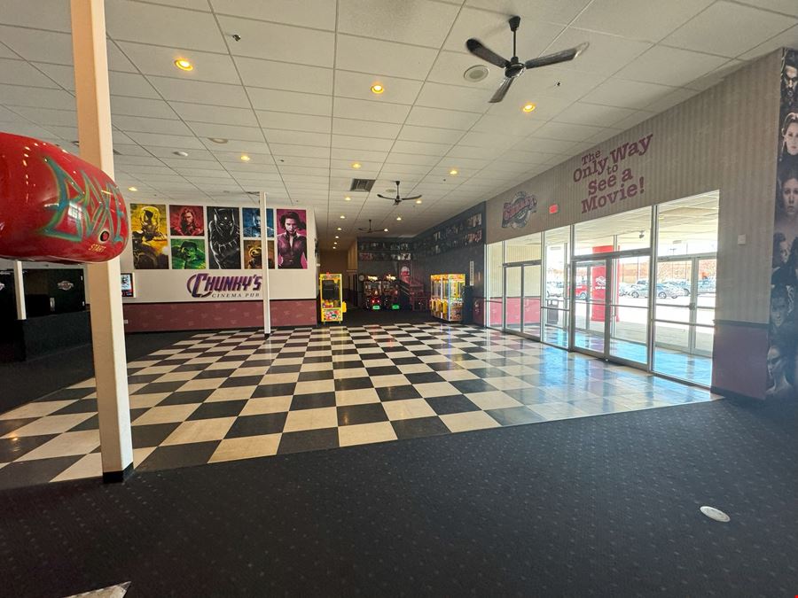 Former Chunky's - Large Retail Box with Kitchen for Lease