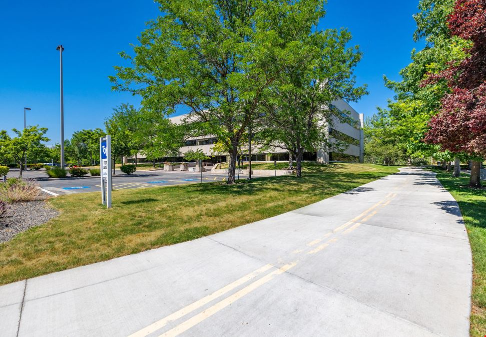 Riverview Plaza