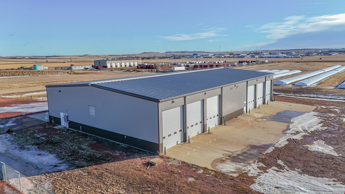 ±10,517 SF Shop on ±2.79 Fenced Yard