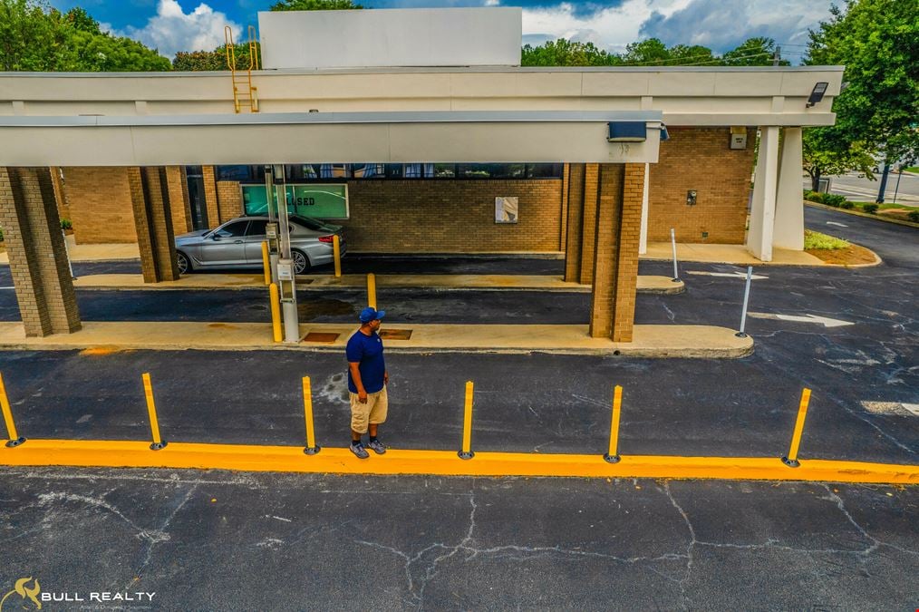 ±3,900 SF Freestanding Building with Drive-Thru