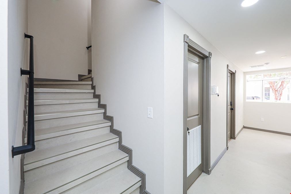 104 E Calton Rd