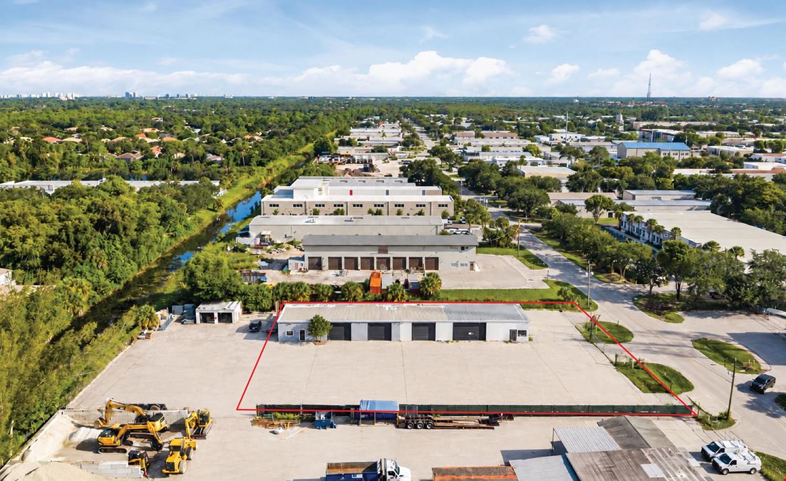 5,425 SF Drive-Thru Building Situated on 1.0± AC