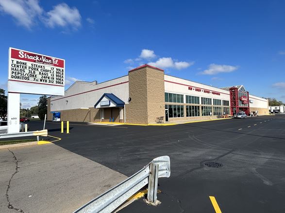 Preview of Retail space for Rent at 6001 Broadway