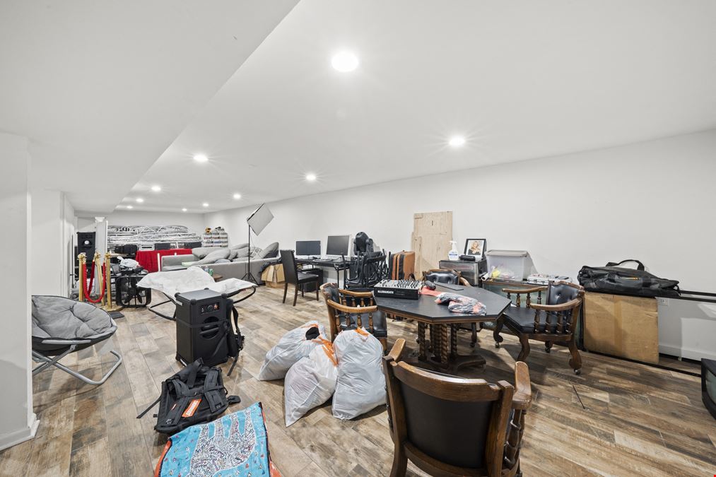 2459 W Augusta Blvd