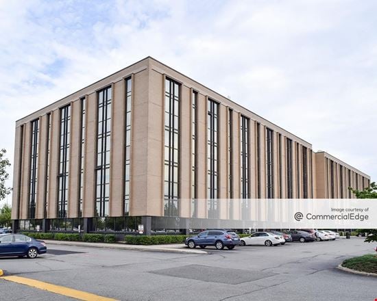 Preview of Office space for Rent at 300 Garden City Plaza