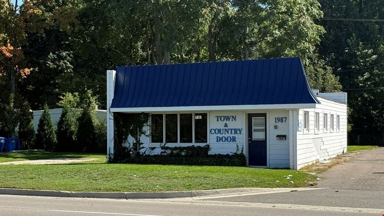 Preview of Retail space for Rent at 1987 Orchard Lake Road