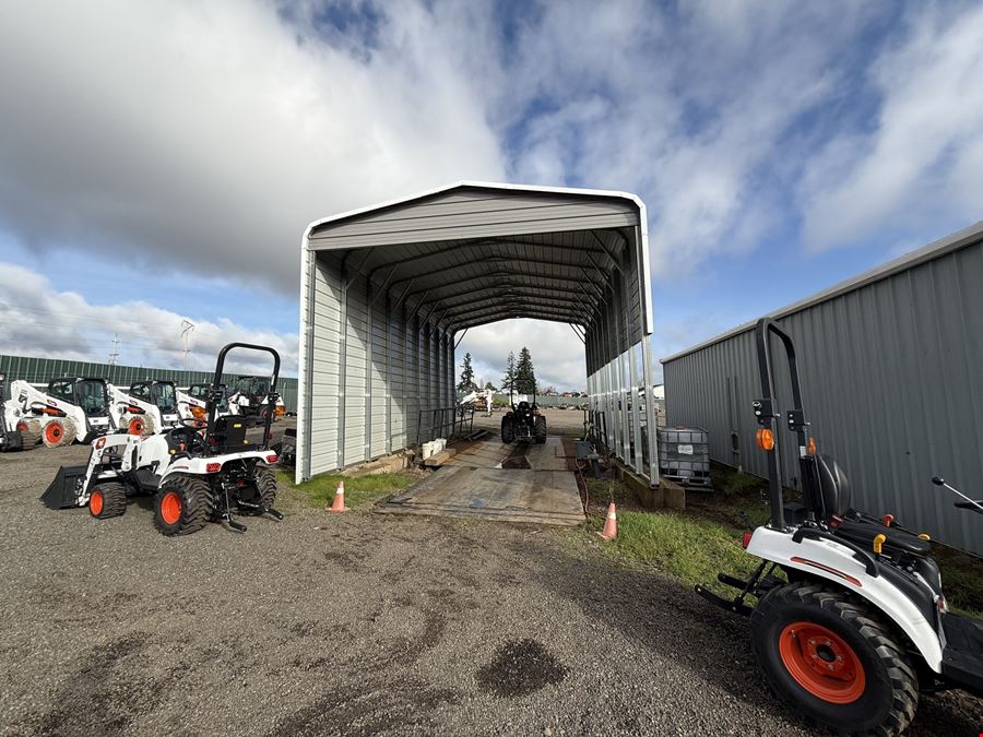 Claxter Warehouse With Yard