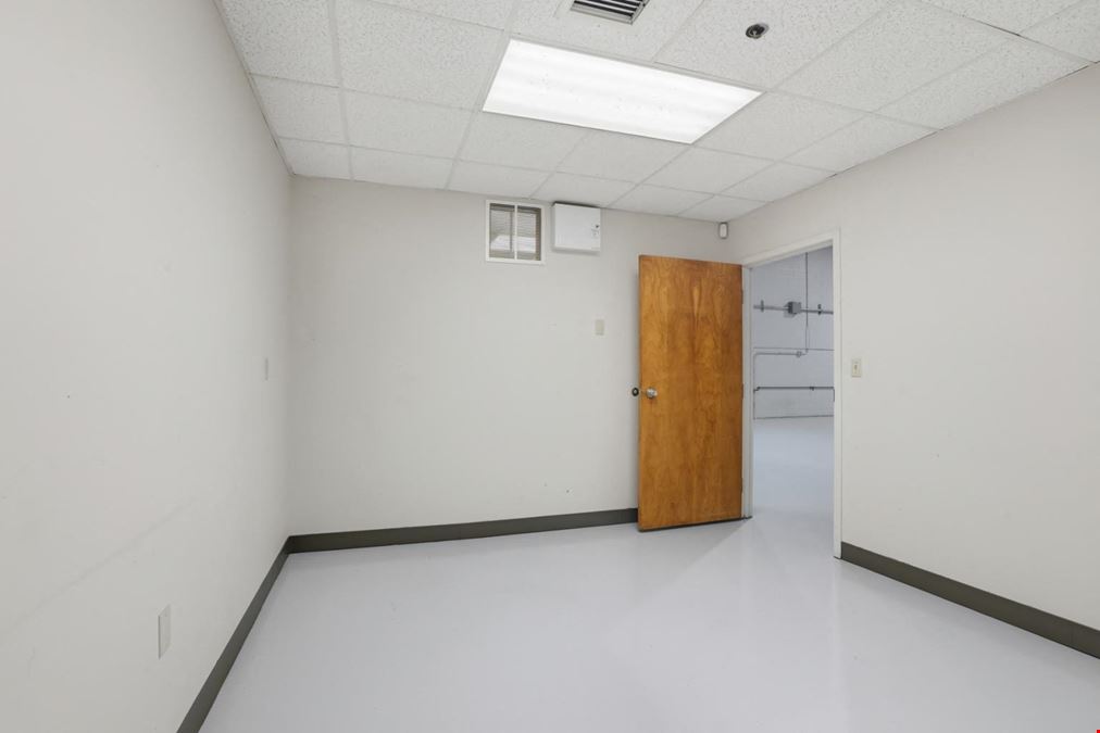 Industrial flex Space for Lease in Newburyport Seacoast Business Park