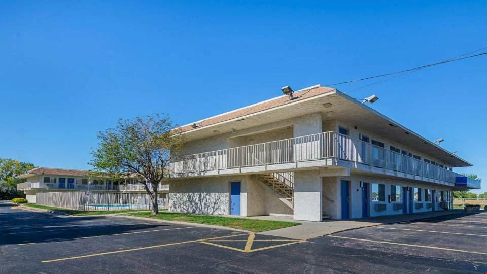 Motel 6 Mitchell