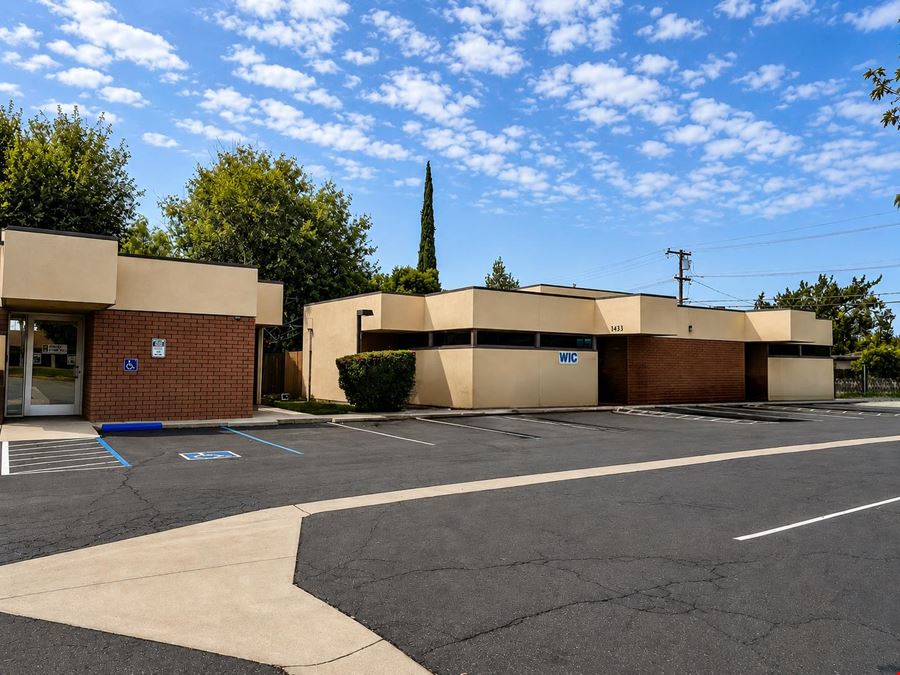 1441 East El Monte Way