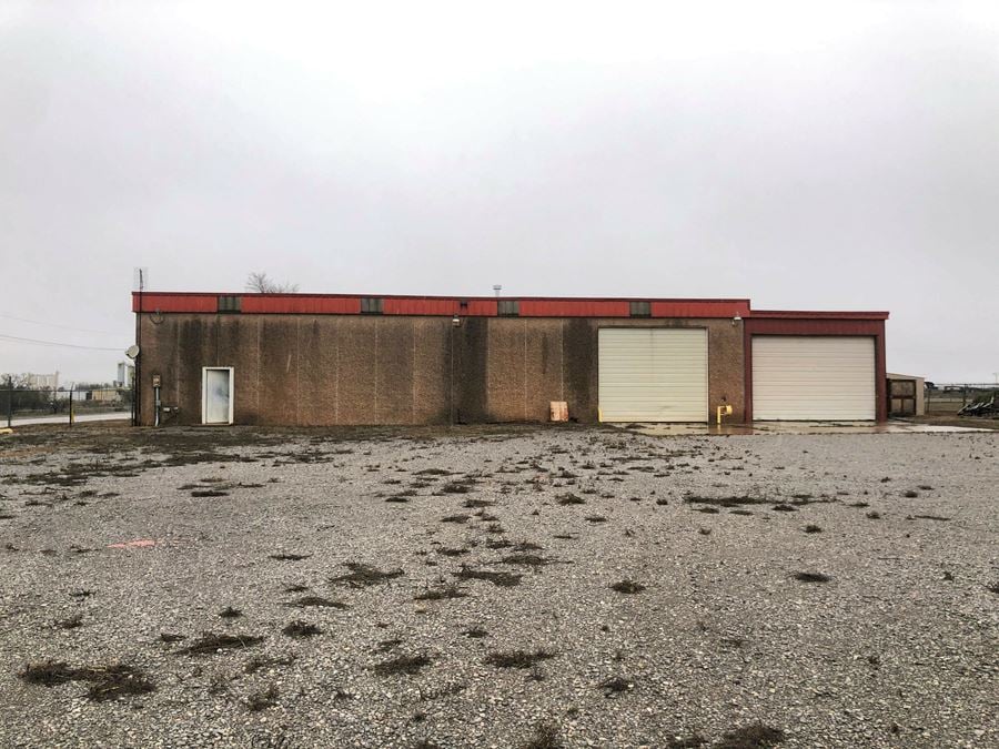 4,750 Office/Shop on 1.82 Acres