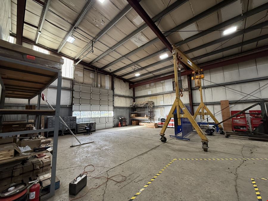 Claxter Warehouse With Yard