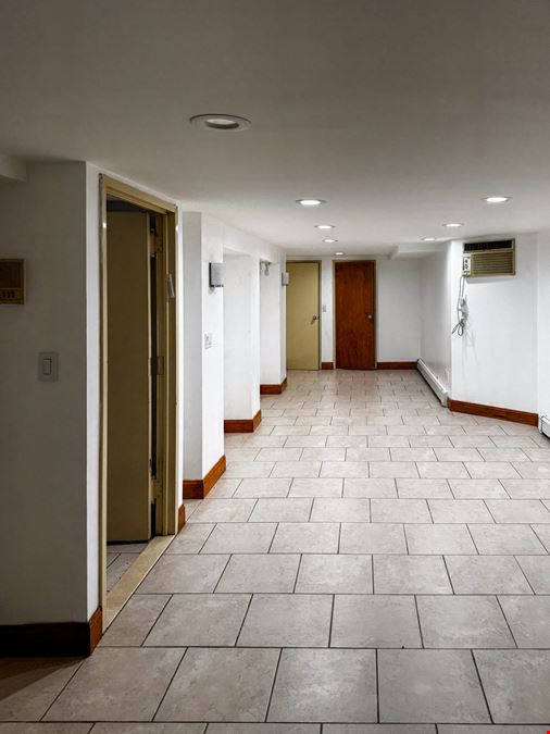 600 SF | 64 7th Avenue | Vanilla Box Office Space with Private Entrance for Lease